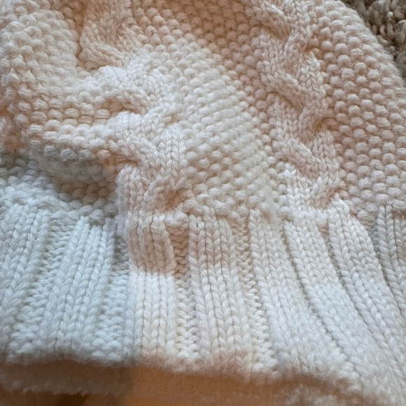 Warm winter hat Cream cable Knit Bear Ear Hat with Ear Flaps H&M Size 6-9 months - Picture 6 of 7